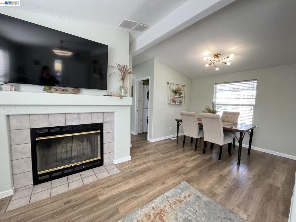 817 Sundial Circle Property Photo 6