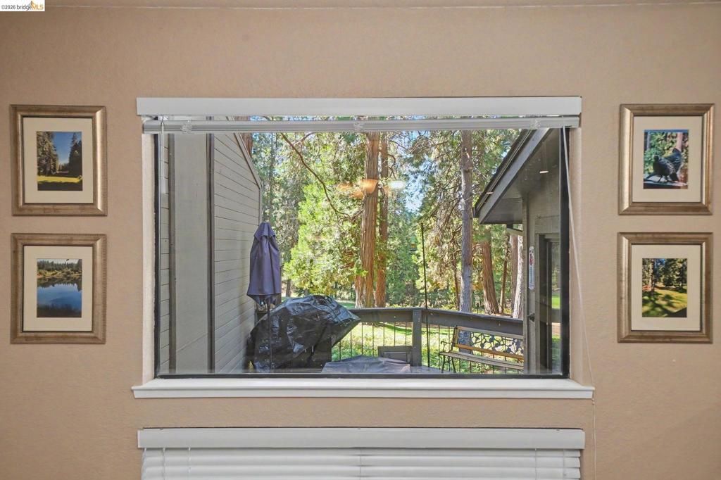 1128 Fairway Ct Property Photo 4