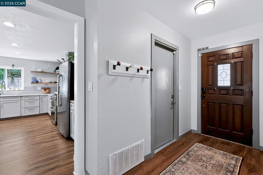 1628 Kingsly Drive Property Photo 3