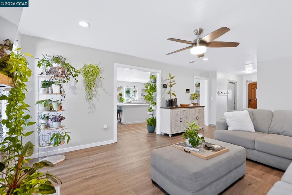 1628 Kingsly Drive Property Photo 8