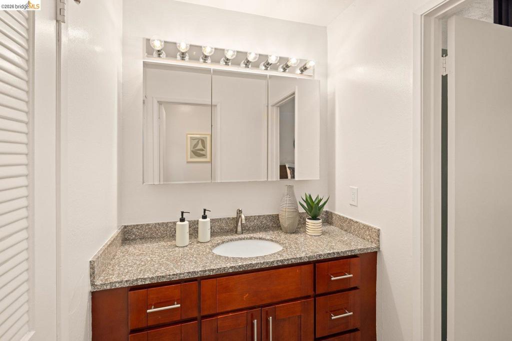 385 Jayne Ave 109 Property Photo 12