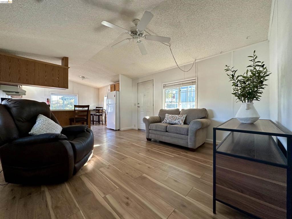 14192 Tuolumne Road Property Photo 3