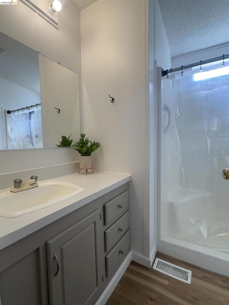 14192 Tuolumne Road Property Photo 6