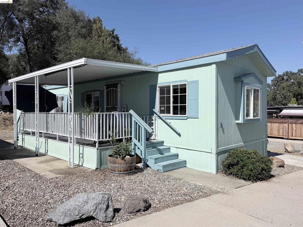 14192 Tuolumne Road Property Photo 11