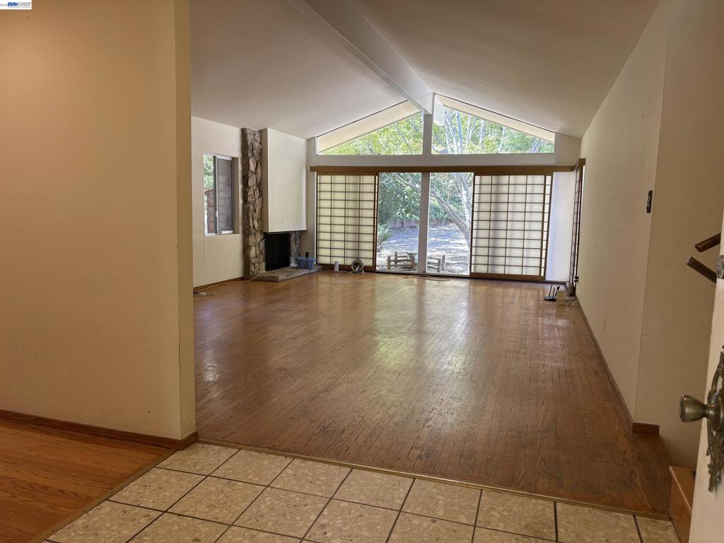 1350 Murchison Dr Property Photo 5