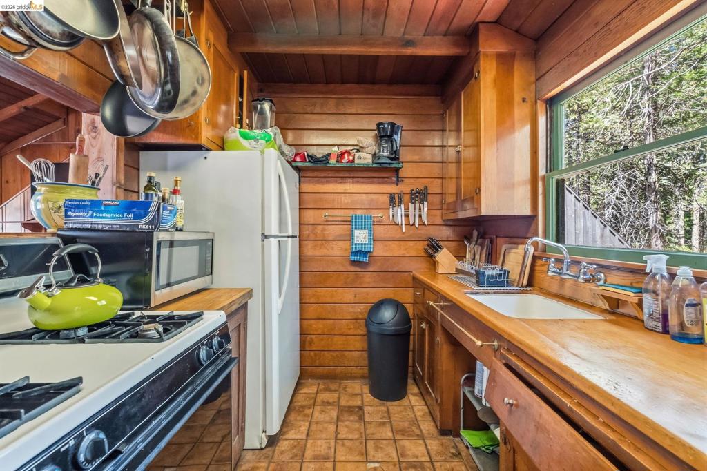 115 Meadowview Ave Property Photo 10