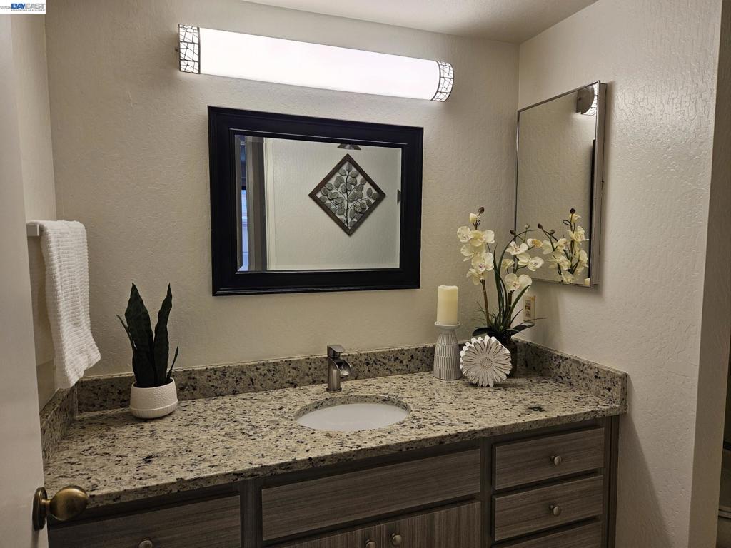 247 E Warren Cmn Property Photo 16