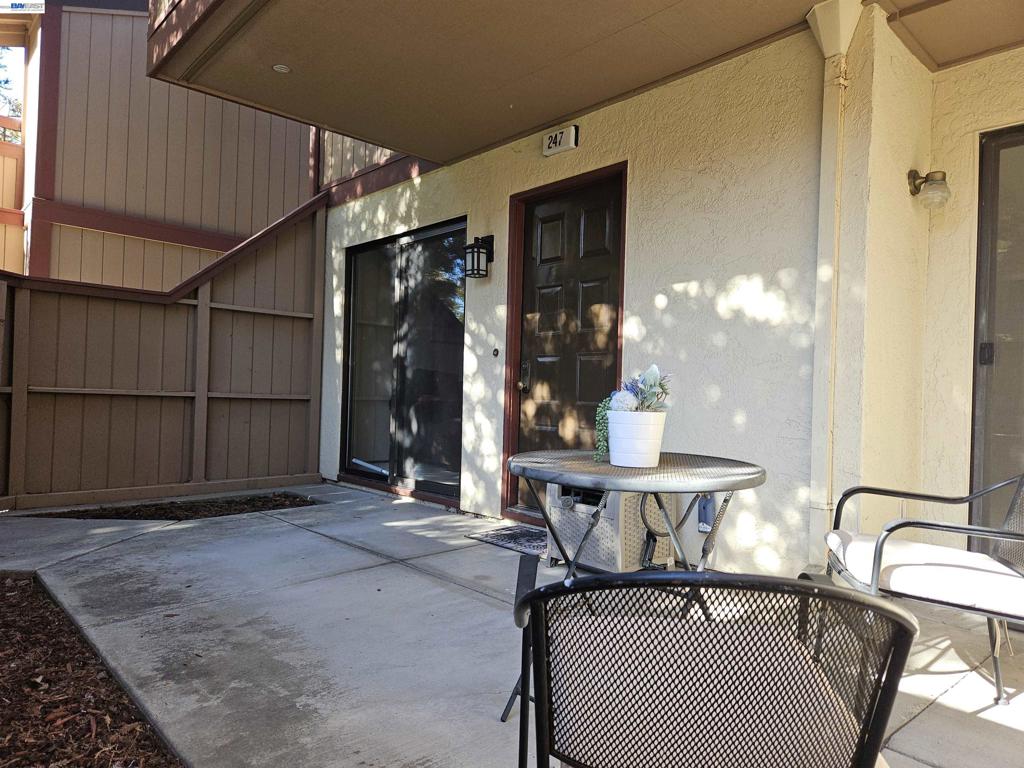 247 E Warren Cmn Property Photo 18