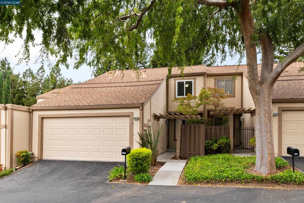 6444 Parklane Plz Property Photo 1