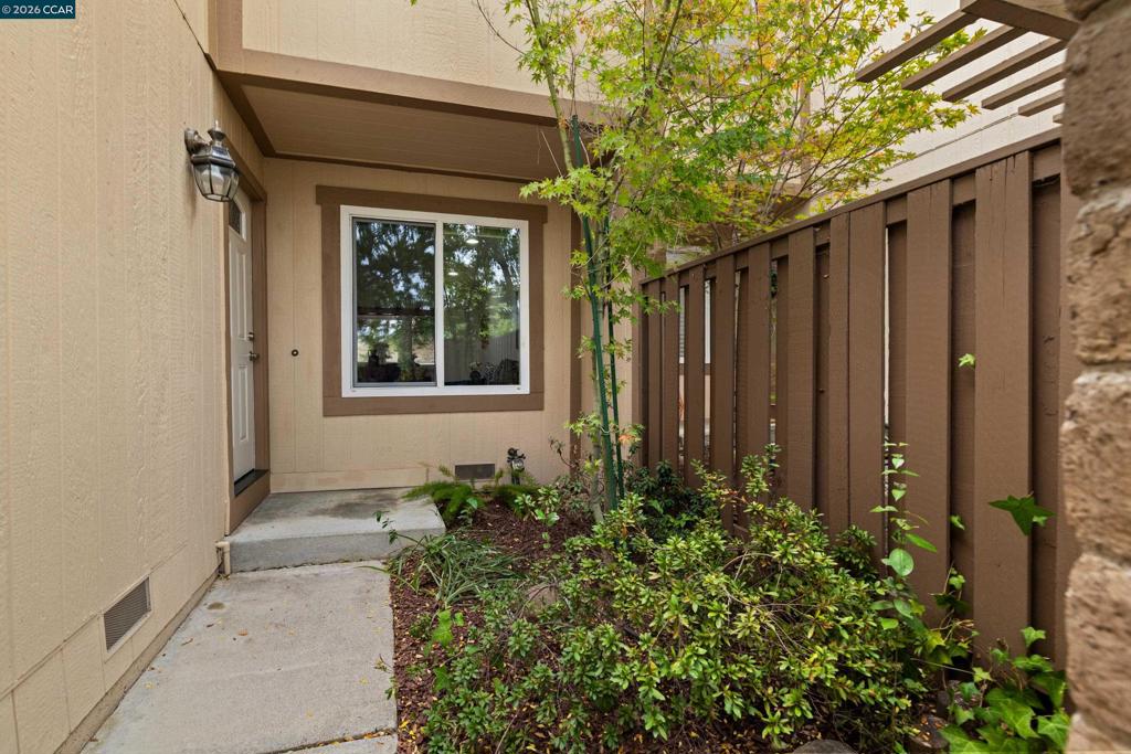6444 Parklane Plz Property Photo 2
