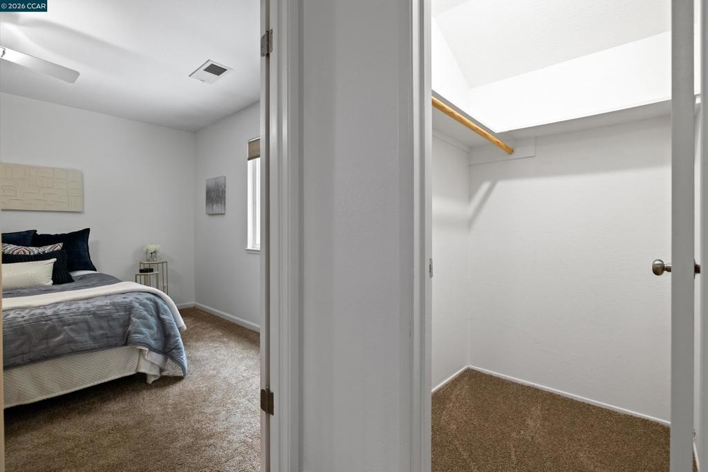 6444 Parklane Plz Property Photo 18