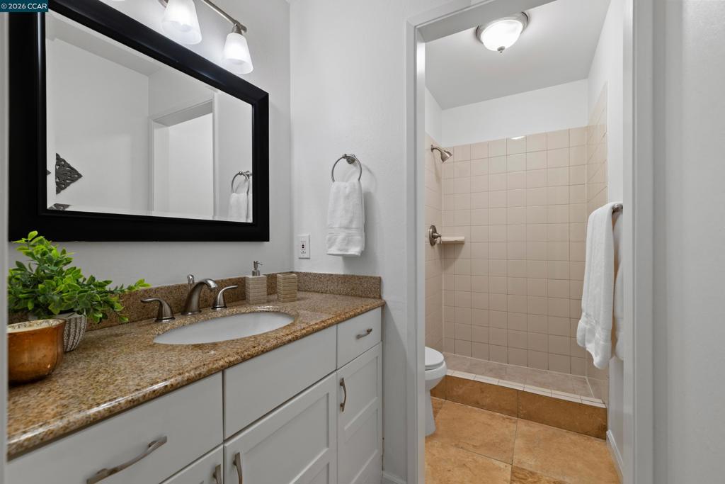6444 Parklane Plz Property Photo 19