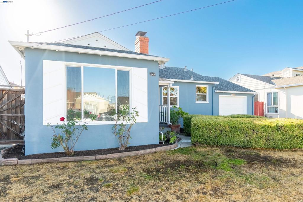 15079 Costela St Property Photo 3