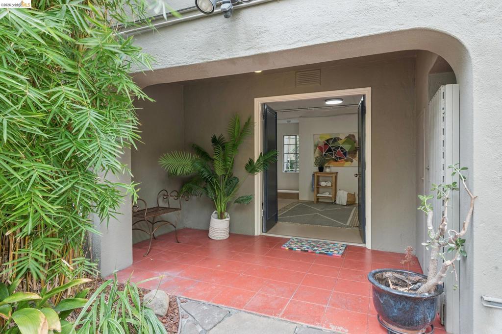 208 Lee St Property Photo 34
