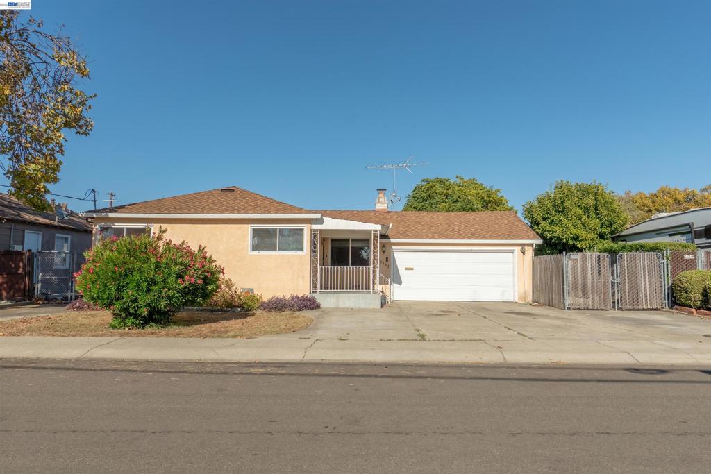 16182 Via Media Property Photo 1