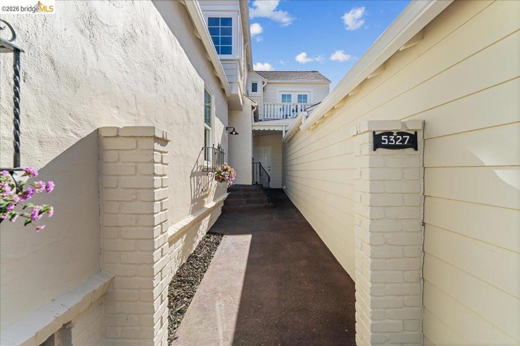 5327 Brann St Property Photo 2