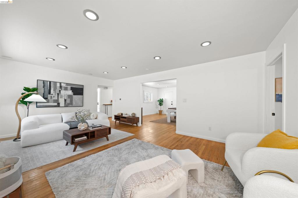 4833 Shetland Ave. Property Photo 4