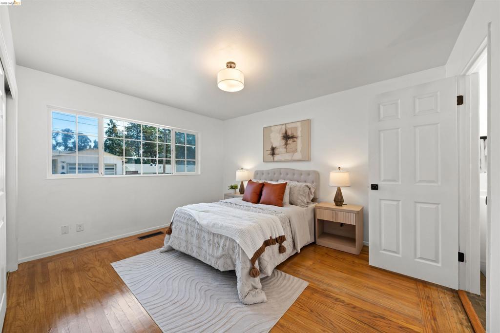 4833 Shetland Ave. Property Photo 10