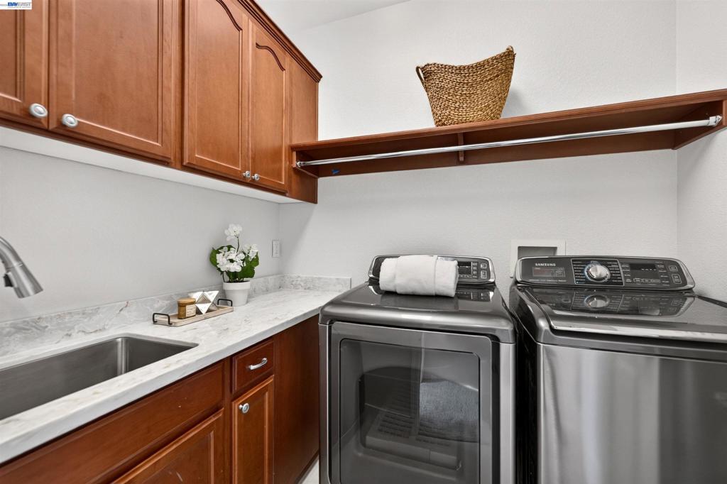5518 Alvelais Dr Property Photo 45