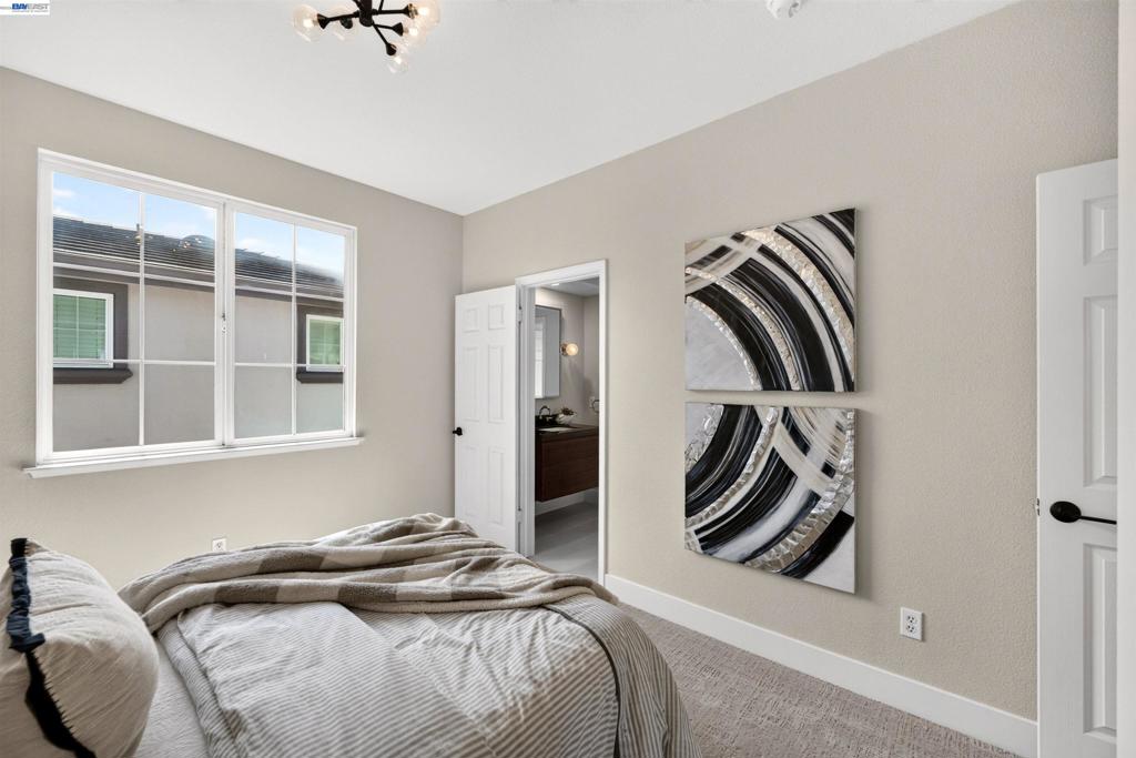 5518 Alvelais Dr Property Photo 46