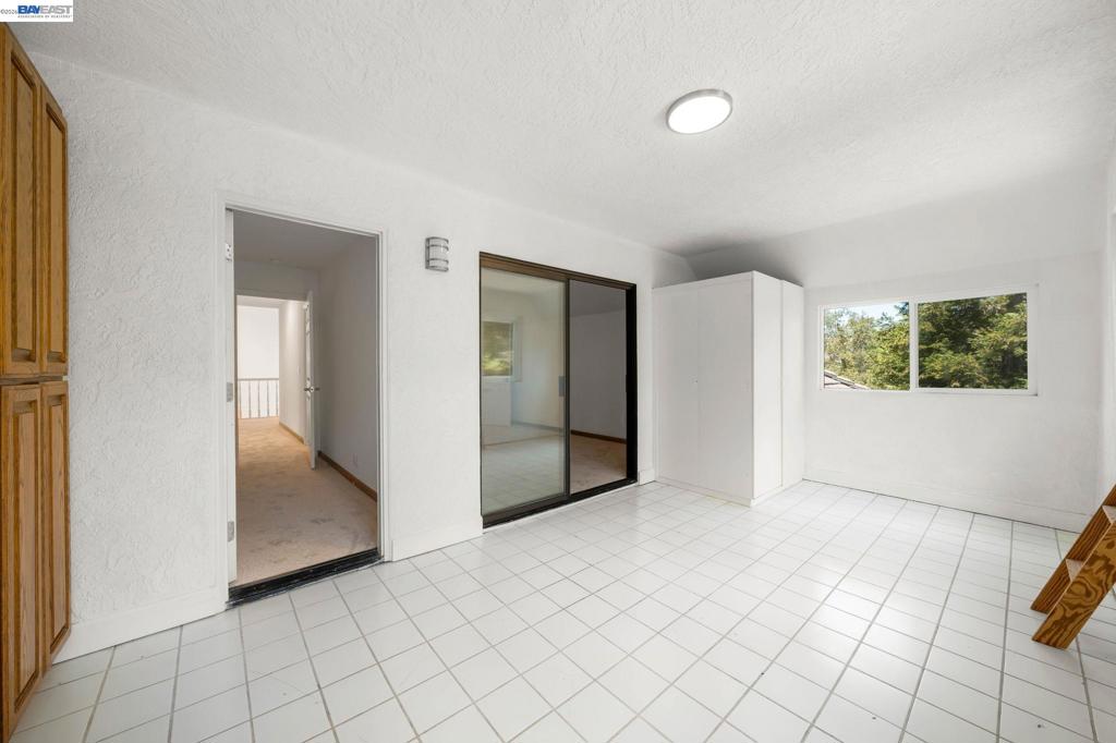 190 Silver Pine Ln Property Photo 58