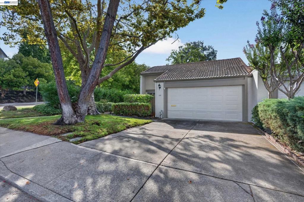 509 Tampico Property Photo 1