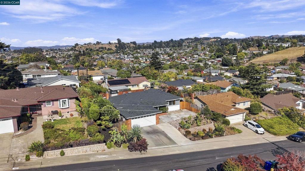 2444 Fitzpatrick St Property Photo 3