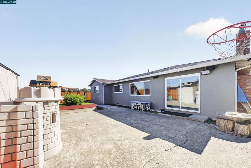 2444 Fitzpatrick St Property Photo 34