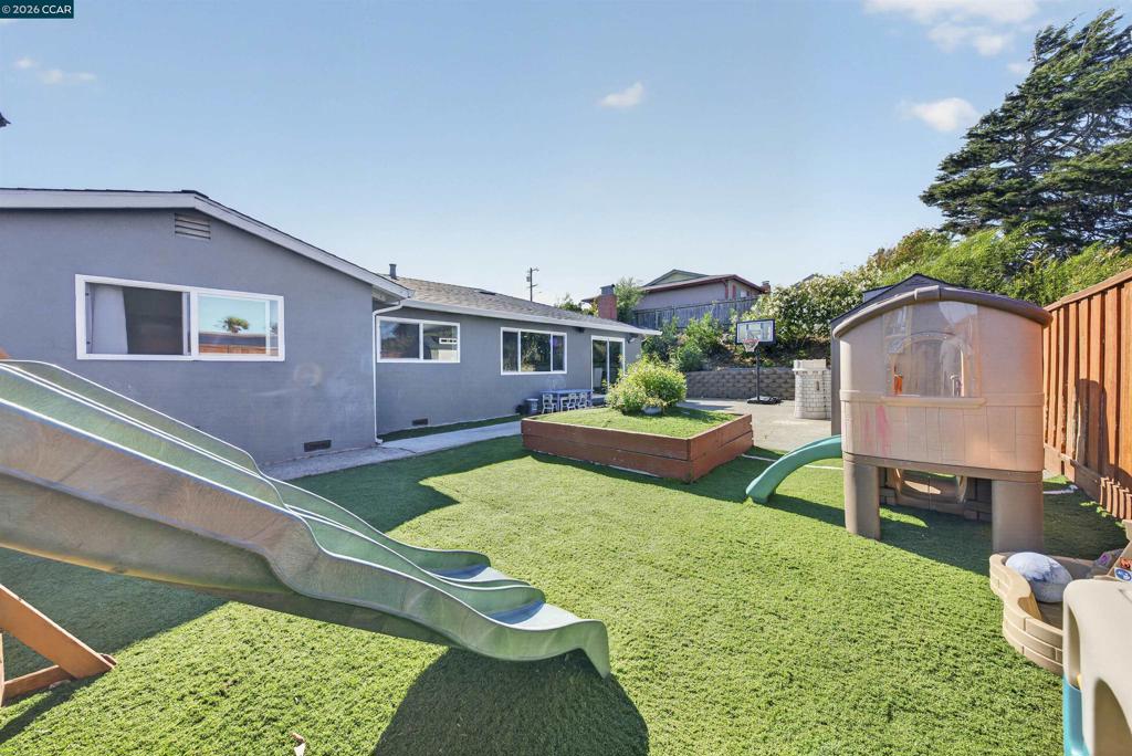 2444 Fitzpatrick St Property Photo 41