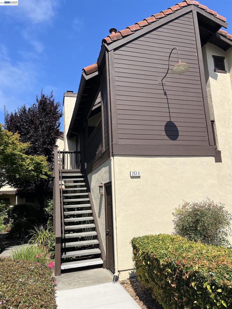 2510 Galleon Pl Property Photo 1