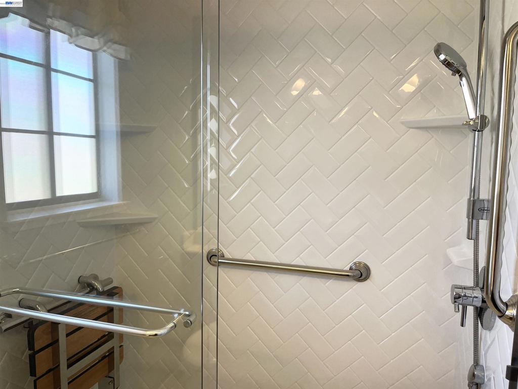 2510 Galleon Pl Property Photo 9