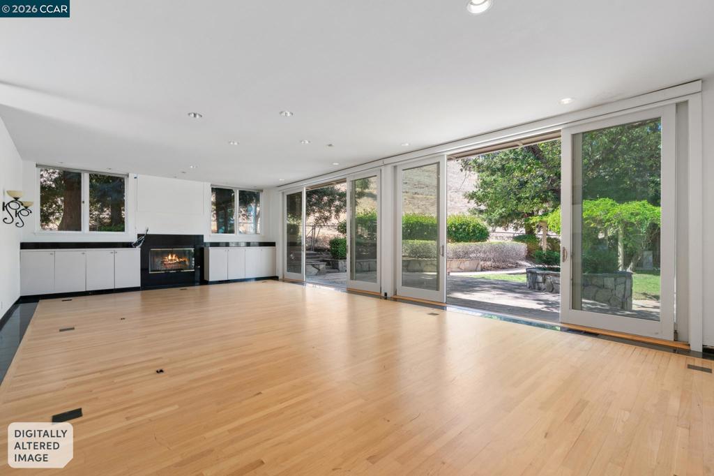 660 La Casa Via Property Photo 11