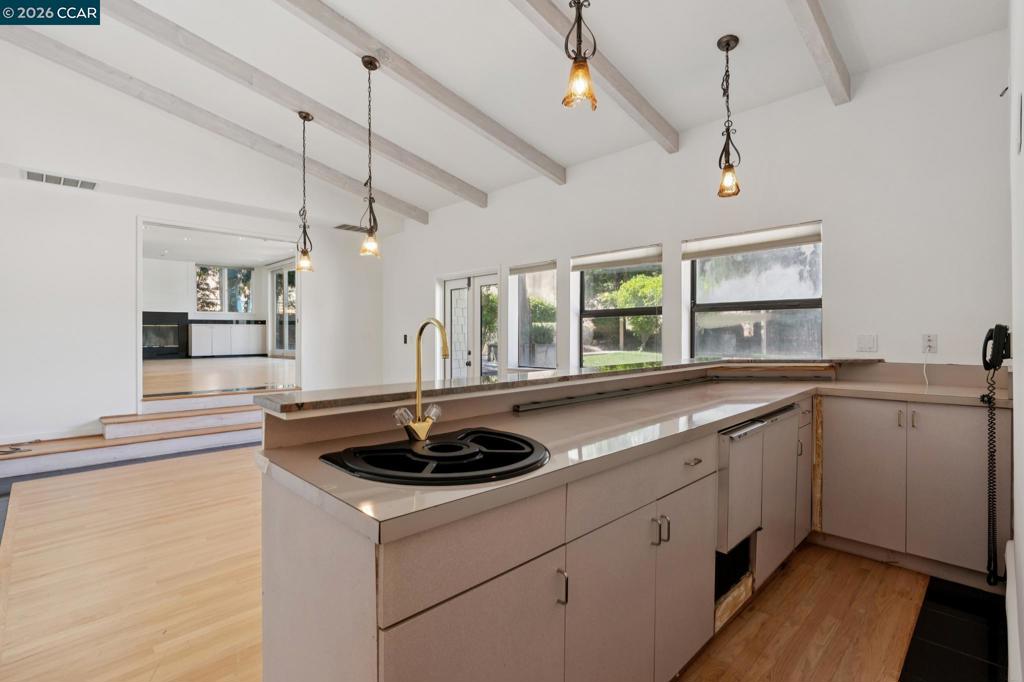 660 La Casa Via Property Photo 20