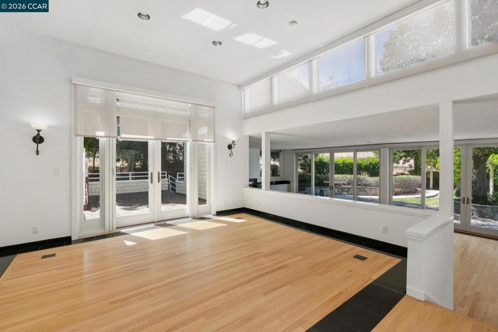 660 La Casa Via Property Photo 24