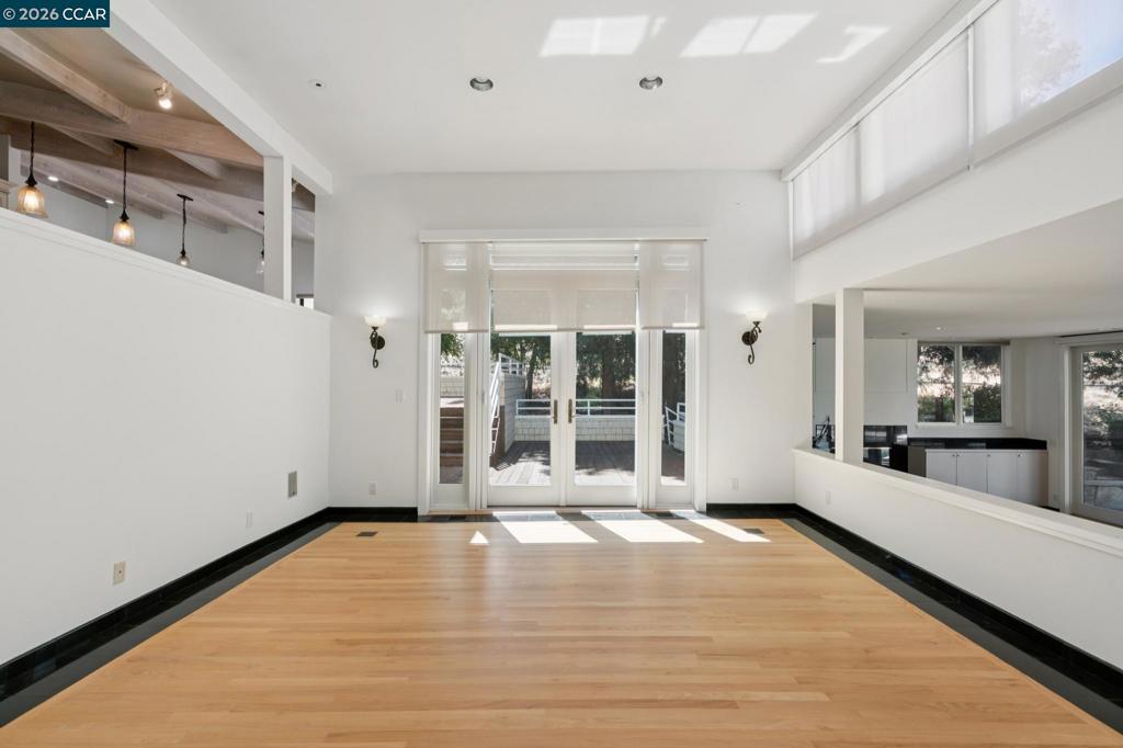 660 La Casa Via Property Photo 25