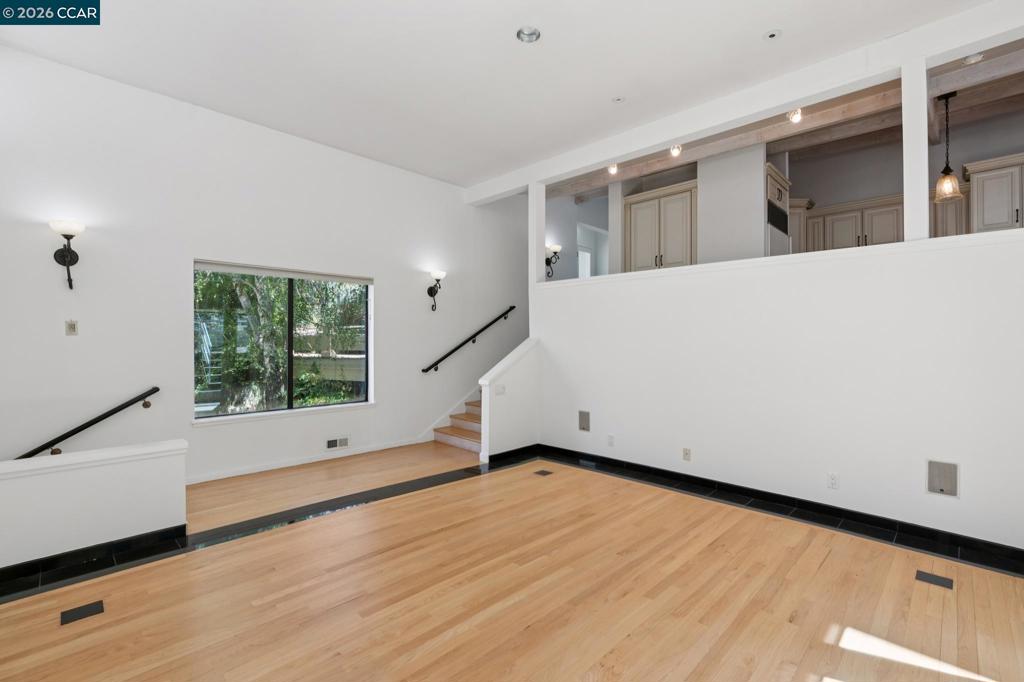 660 La Casa Via Property Photo 29