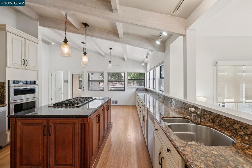 660 La Casa Via Property Photo 31