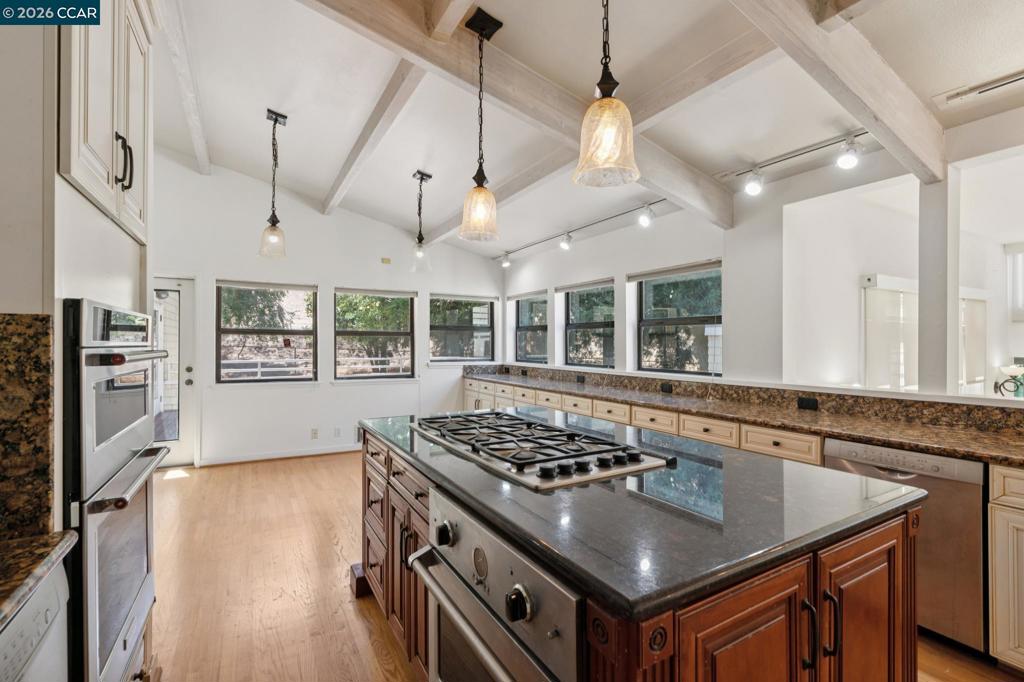 660 La Casa Via Property Photo 33