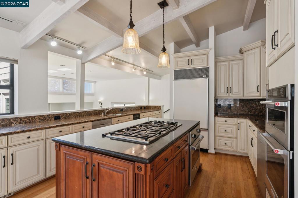 660 La Casa Via Property Photo 34