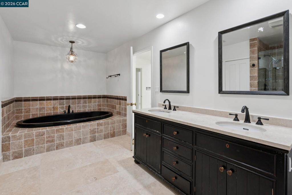 660 La Casa Via Property Photo 51