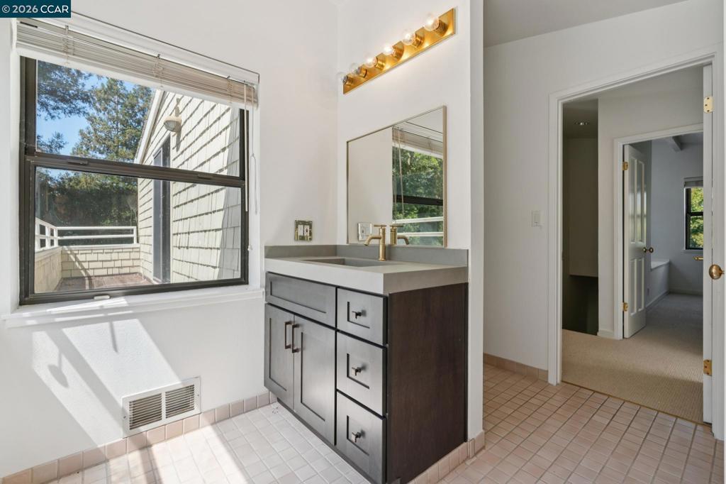 660 La Casa Via Property Photo 76
