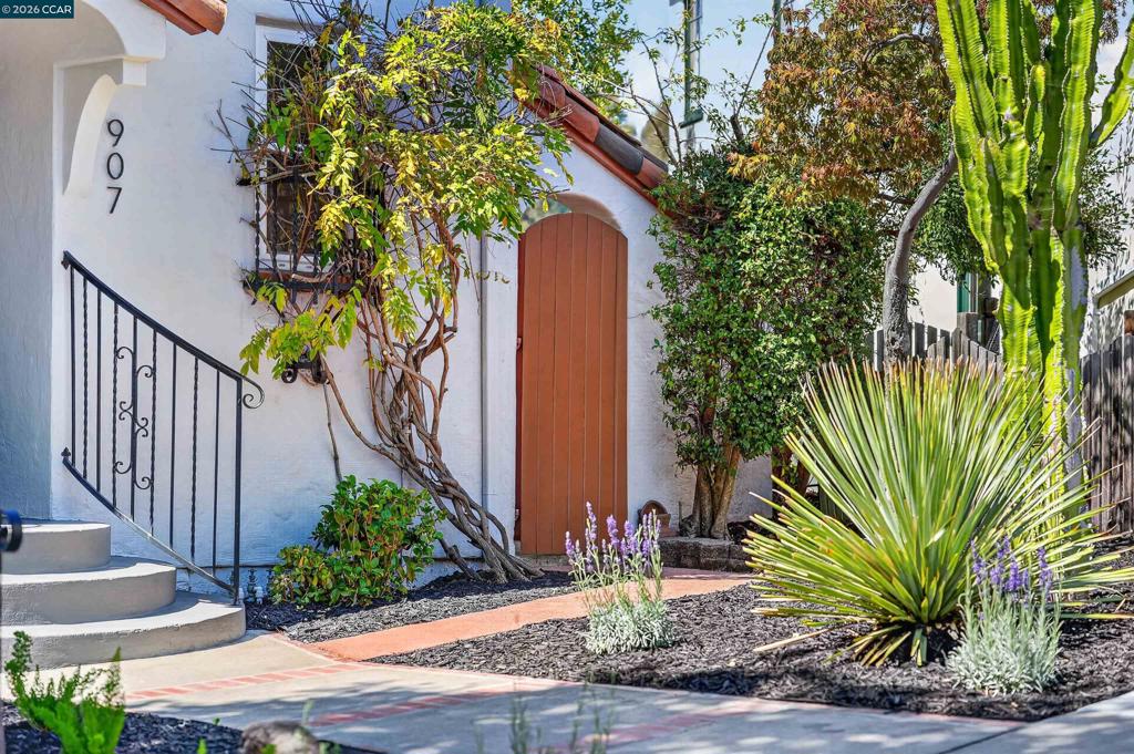 907 Glendome Cir Property Photo 4