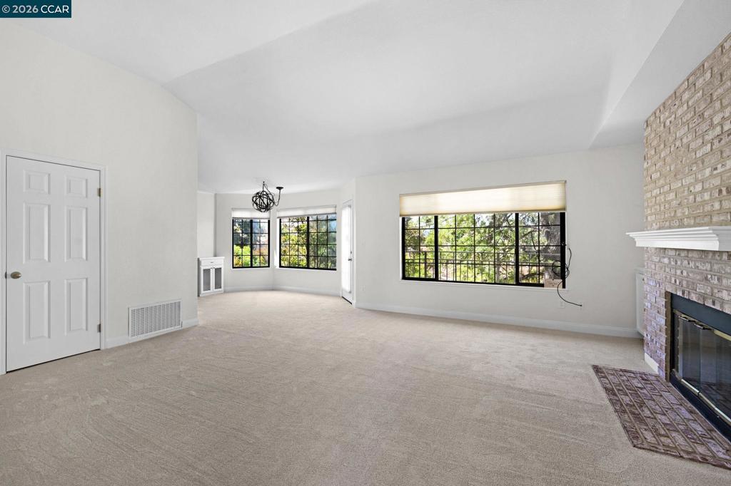 5012 Lakeview Dr 201 Property Photo 6