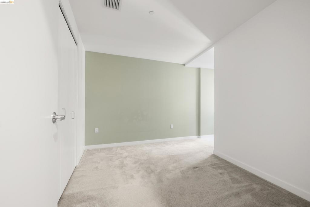 285 Main Street 404 Property Photo 13