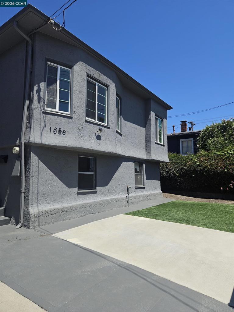 1056 55th Street Property Photo 2