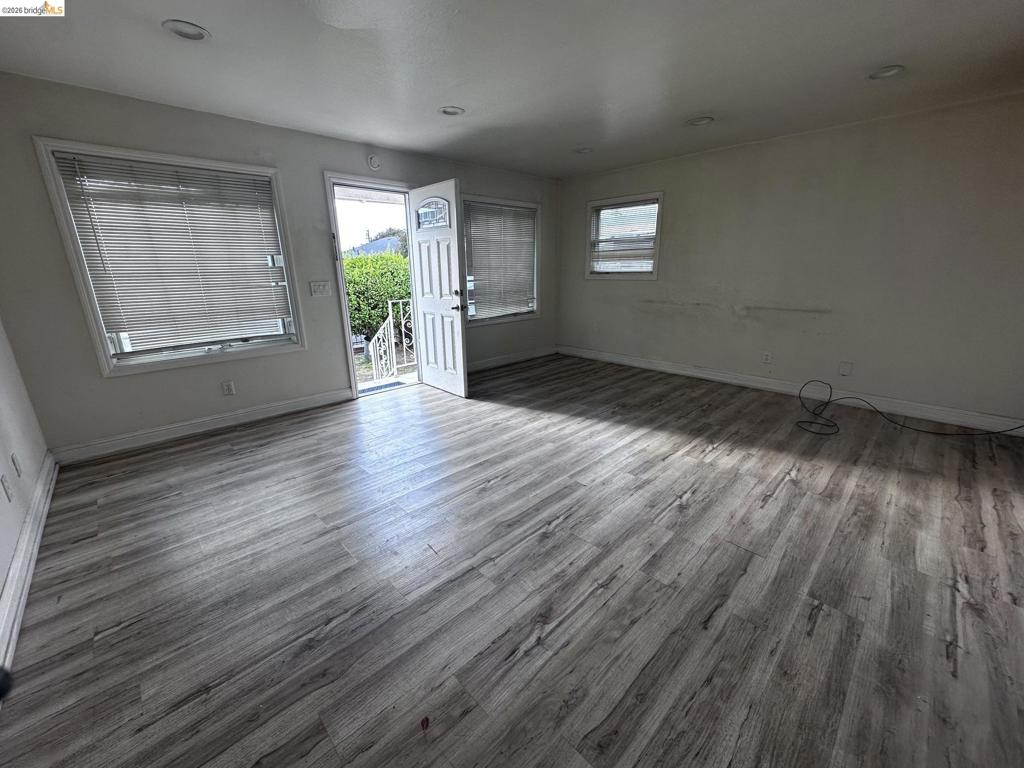 1940 22nd Street Property Photo 6