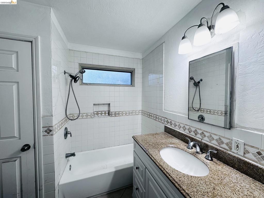 1940 22nd Street Property Photo 8
