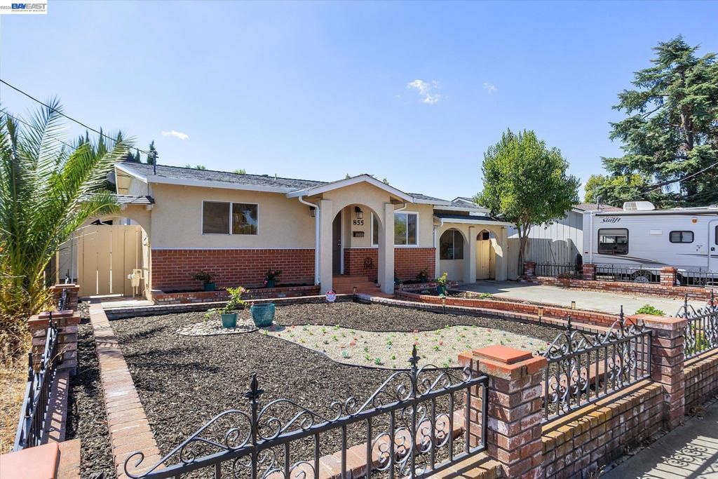 855 Olivina Avenue Property Photo 1
