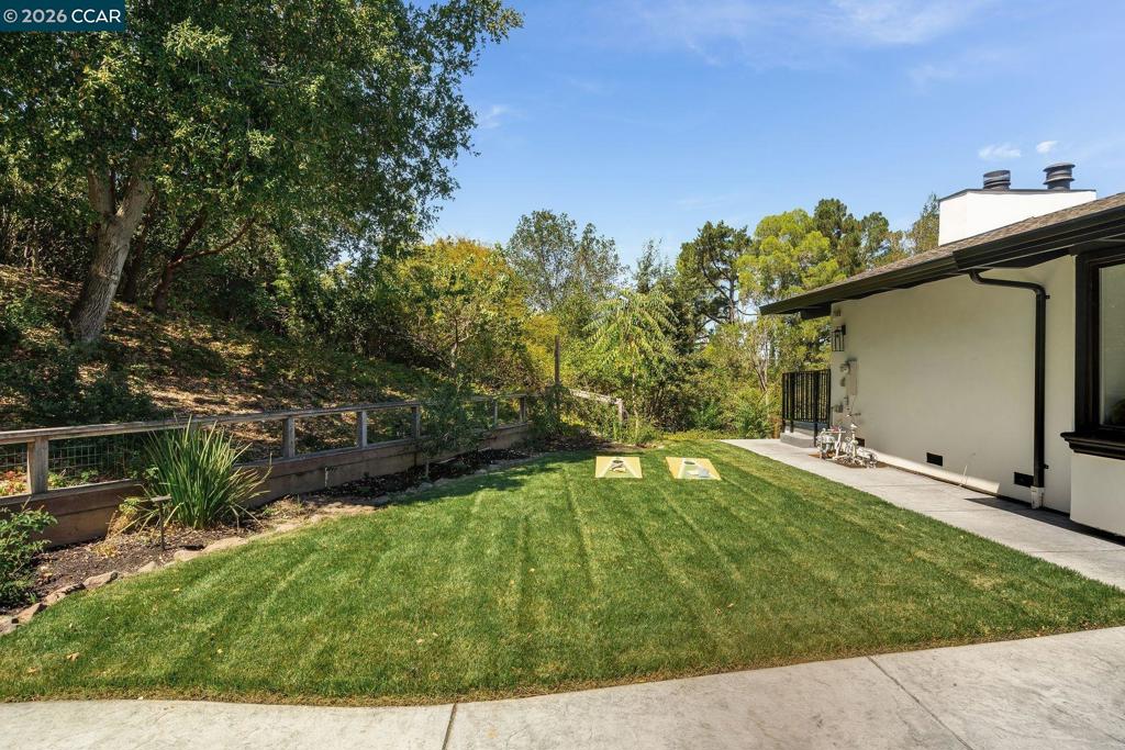 481 Montcrest Pl Property Photo 48
