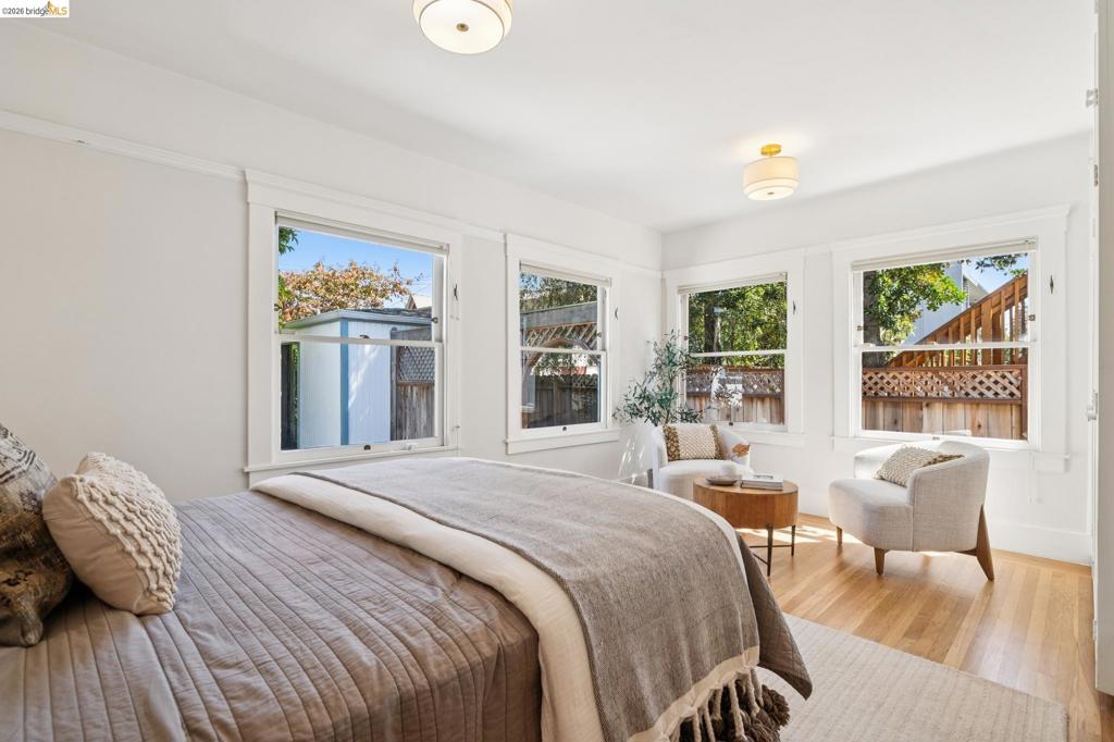 3027 Regent St Property Photo 26